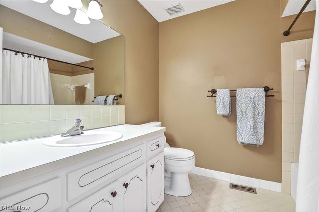 3720 Addington Court M177, Fairview Park, OH 44126