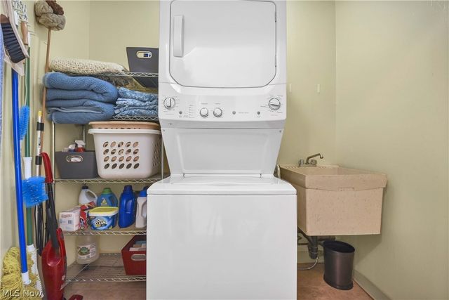 3720 Addington Court M177, Fairview Park, OH 44126