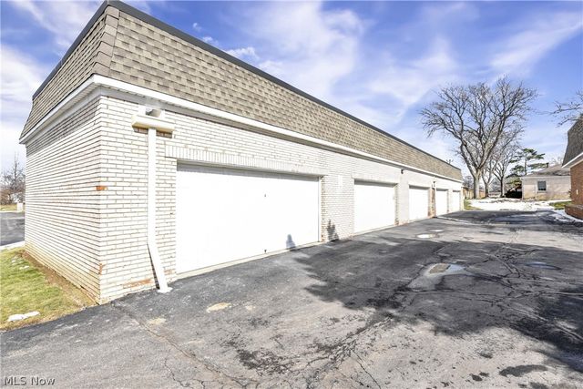 3720 Addington Court M177, Fairview Park, OH 44126