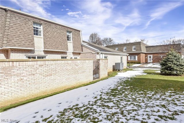 3720 Addington Court M177, Fairview Park, OH 44126