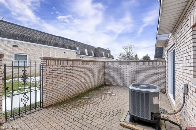 3720 Addington Court M177, Fairview Park, OH 44126