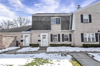3720 Addington Court M177, Fairview Park, OH 44126