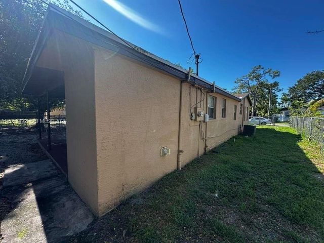 2221 NW 6th Ct, Fort Lauderdale, FL 33311