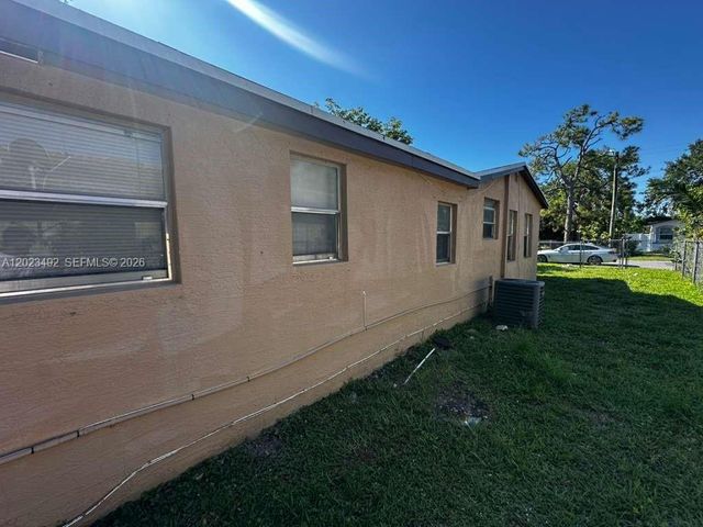 2221 NW 6th Ct, Fort Lauderdale, FL 33311