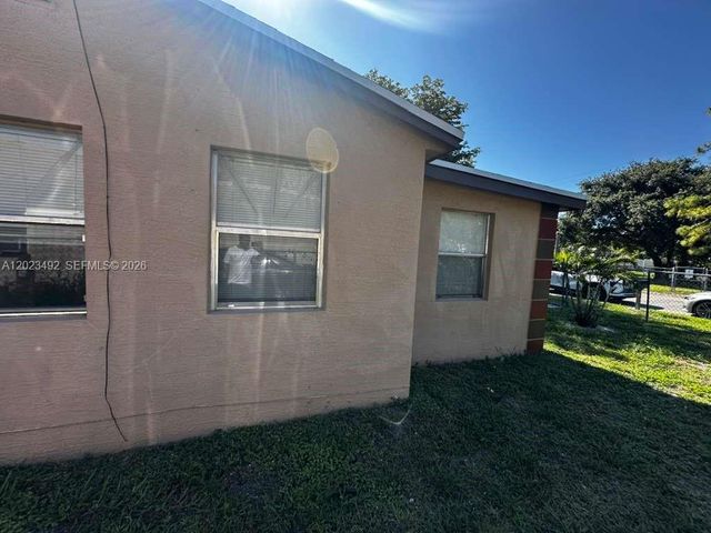 2221 NW 6th Ct, Fort Lauderdale, FL 33311