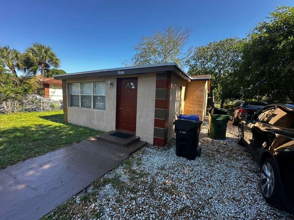 2221 NW 6th Ct, Fort Lauderdale, FL 33311