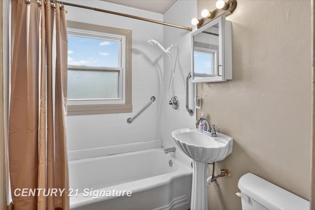 1307 E Haley Road, Midland, MI 48642
