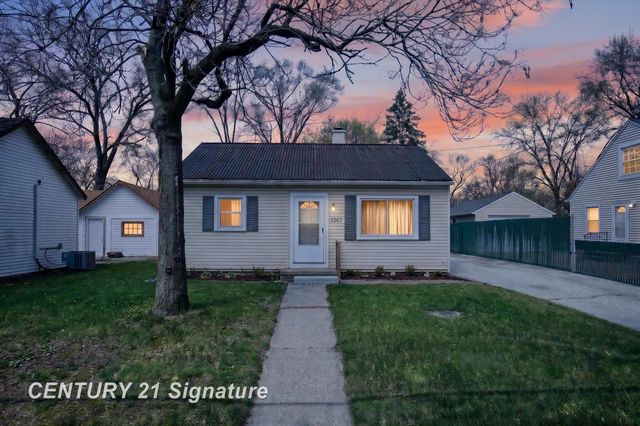 1307 E Haley Road, Midland, MI 48642