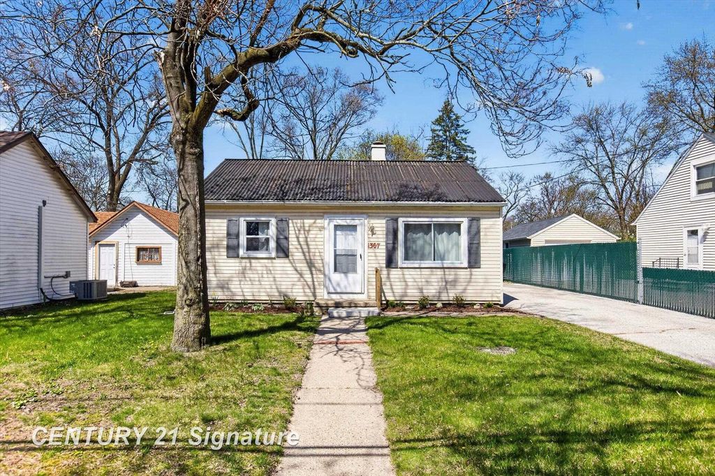 1307 E Haley Road, Midland, MI 48642