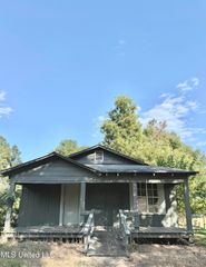 901 Leggett Street, Mccomb, MS 39648