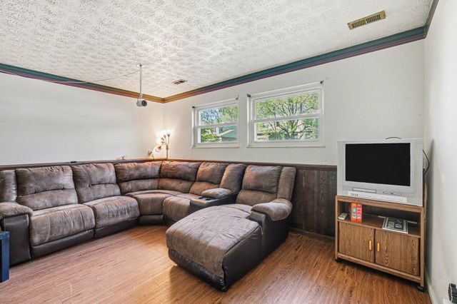 1135 Chestnut Court, Independence, KY 41051