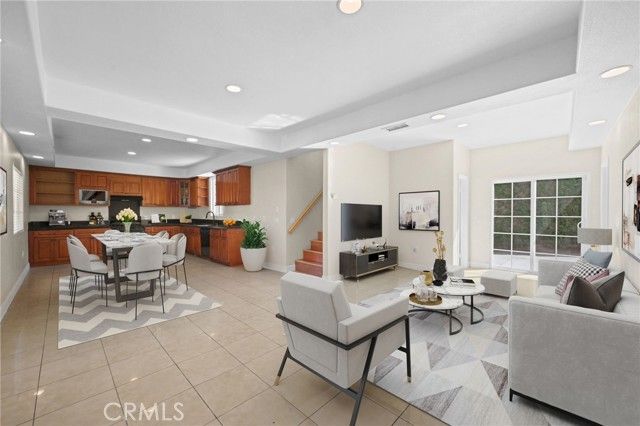 2057 Bush, Santa Ana, CA 92706