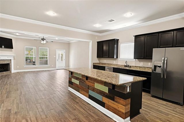 27 Walker Creek Dr Drive, Sulphur, LA 70663
