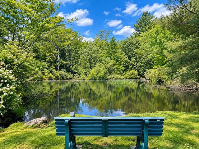 91 Rosewood Dr 91, Stoughton, MA 02072