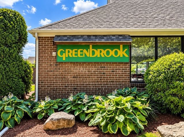 91 Rosewood Dr 91, Stoughton, MA 02072