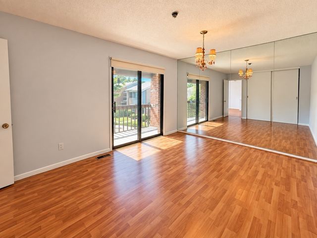 91 Rosewood Dr 91, Stoughton, MA 02072