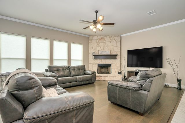 395 Strait Lane, Waxahachie, TX 75165