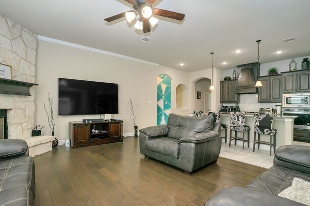 395 Strait Lane, Waxahachie, TX 75165