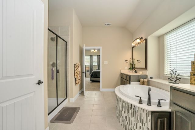 395 Strait Lane, Waxahachie, TX 75165