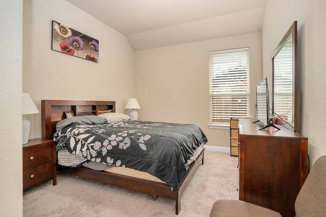 395 Strait Lane, Waxahachie, TX 75165