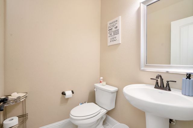 395 Strait Lane, Waxahachie, TX 75165
