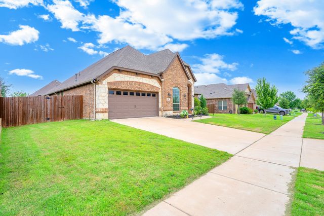 395 Strait Lane, Waxahachie, TX 75165
