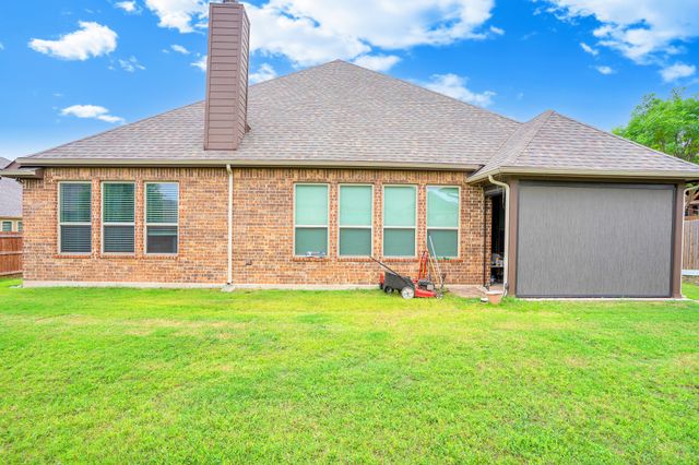 395 Strait Lane, Waxahachie, TX 75165
