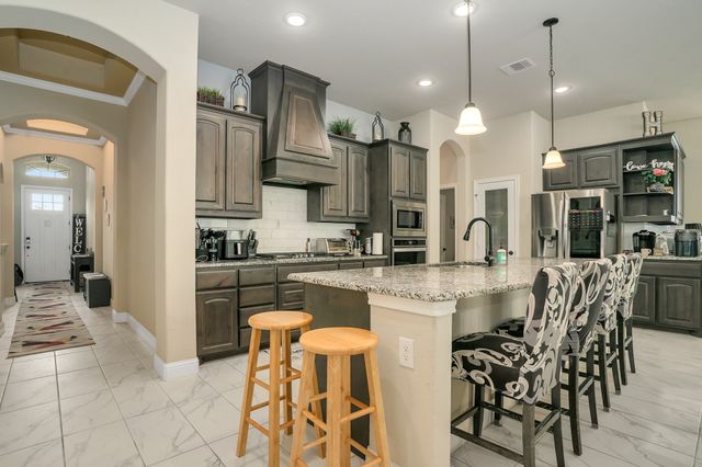 395 Strait Lane, Waxahachie, TX 75165