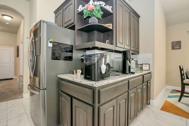 395 Strait Lane, Waxahachie, TX 75165