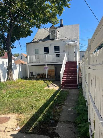 5243 S MAPLEWOOD Avenue, Chicago, IL 60632