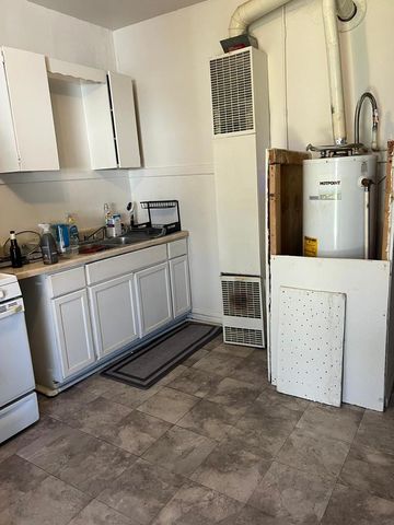 5243 S MAPLEWOOD Avenue, Chicago, IL 60632