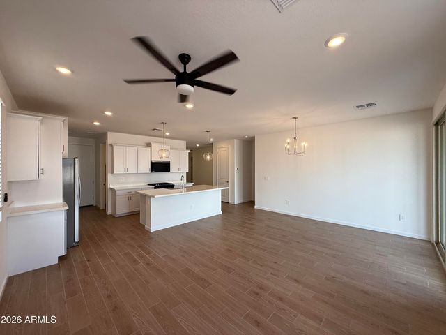 4426 W HUNTER Trail, San Tan Valley, AZ 85144