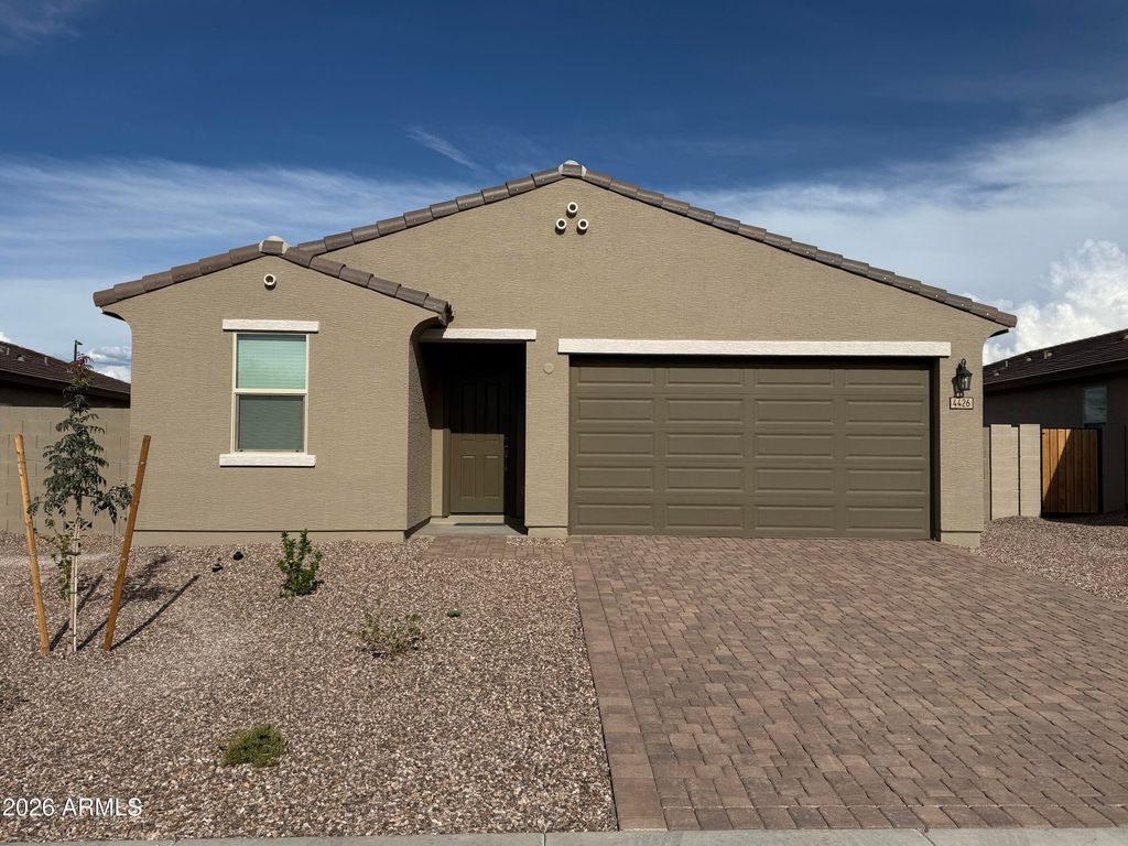 4426 W HUNTER Trail, San Tan Valley, AZ 85144