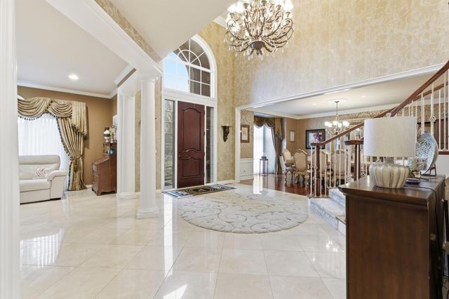 5520 Whitehall Boulevard, Rochester, MI 48306