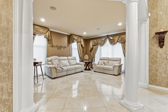 5520 Whitehall Boulevard, Rochester, MI 48306