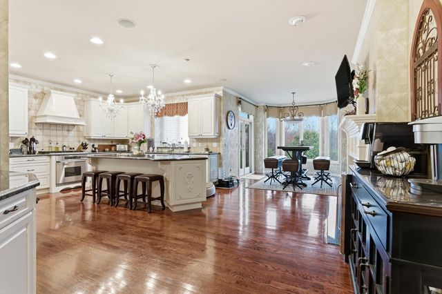 5520 Whitehall Boulevard, Rochester, MI 48306