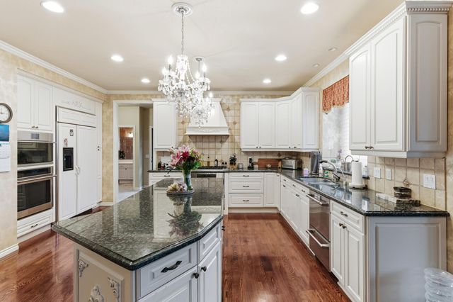 5520 Whitehall Boulevard, Rochester, MI 48306