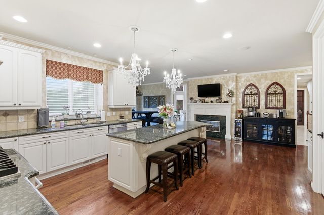 5520 Whitehall Boulevard, Rochester, MI 48306