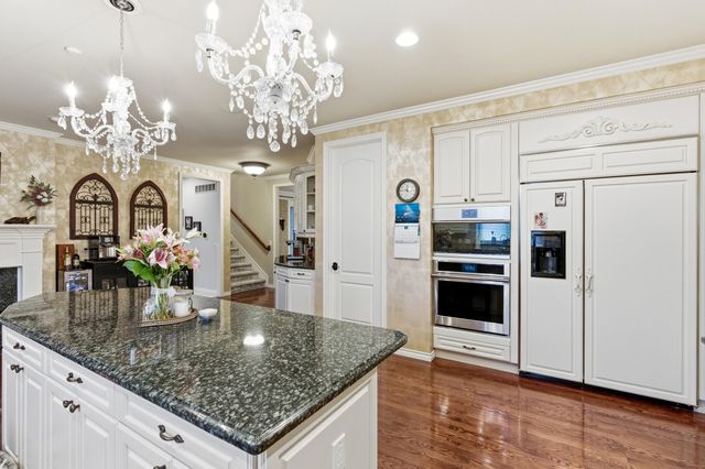 5520 Whitehall Boulevard, Rochester, MI 48306