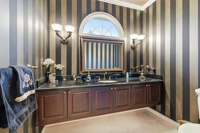 5520 Whitehall Boulevard, Rochester, MI 48306