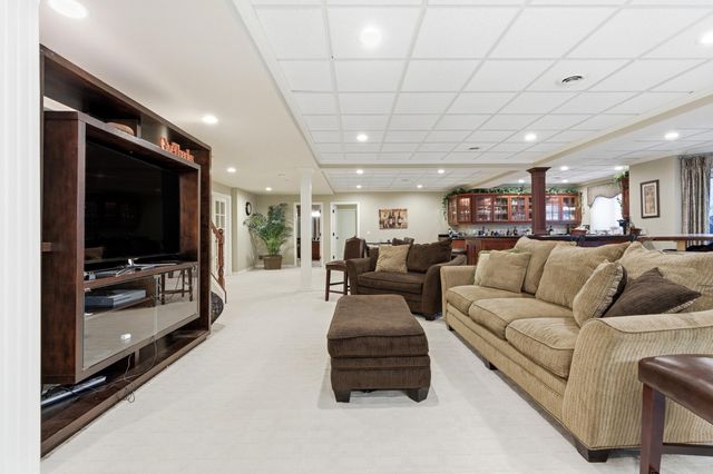 5520 Whitehall Boulevard, Rochester, MI 48306