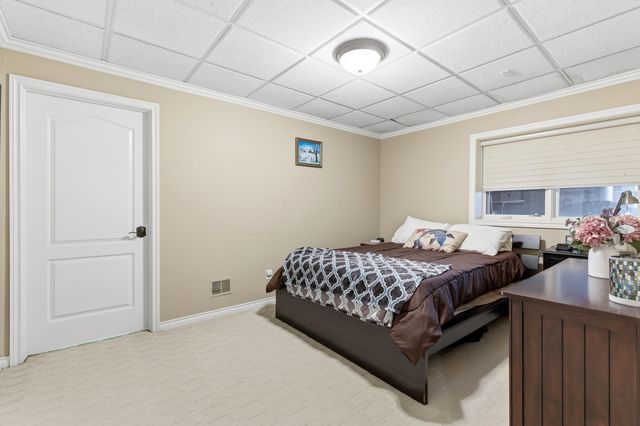 5520 Whitehall Boulevard, Rochester, MI 48306