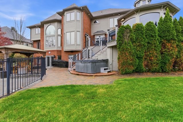 5520 Whitehall Boulevard, Rochester, MI 48306