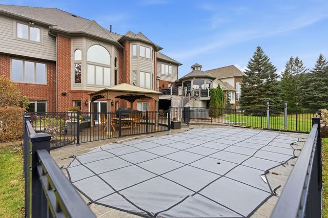 5520 Whitehall Boulevard, Rochester, MI 48306