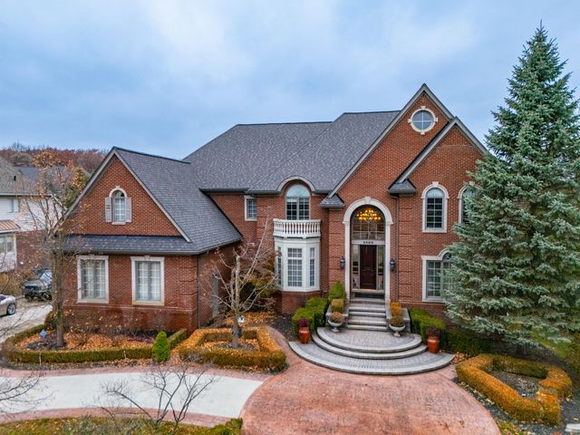 5520 Whitehall Boulevard, Rochester, MI 48306