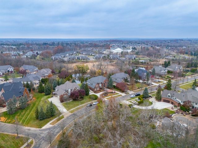 5520 Whitehall Boulevard, Rochester, MI 48306