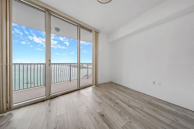 1750 N Bayshore Dr 2001, Miami, FL 33132