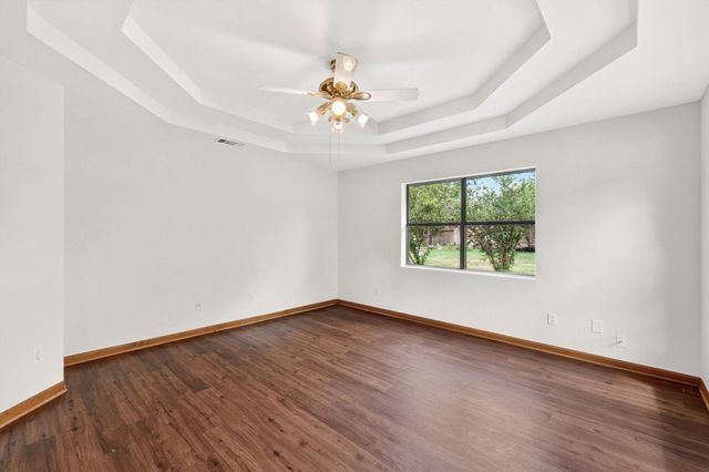 903 Travis ST, Lockhart, TX 78644