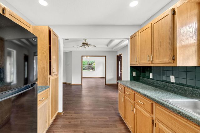 903 Travis ST, Lockhart, TX 78644