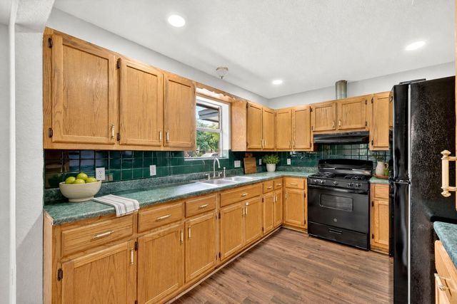 903 Travis ST, Lockhart, TX 78644